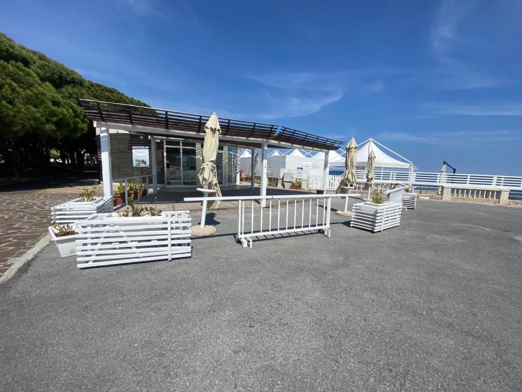 Villa Paolina Ceriale - App. 4 Posti Exteriör bild